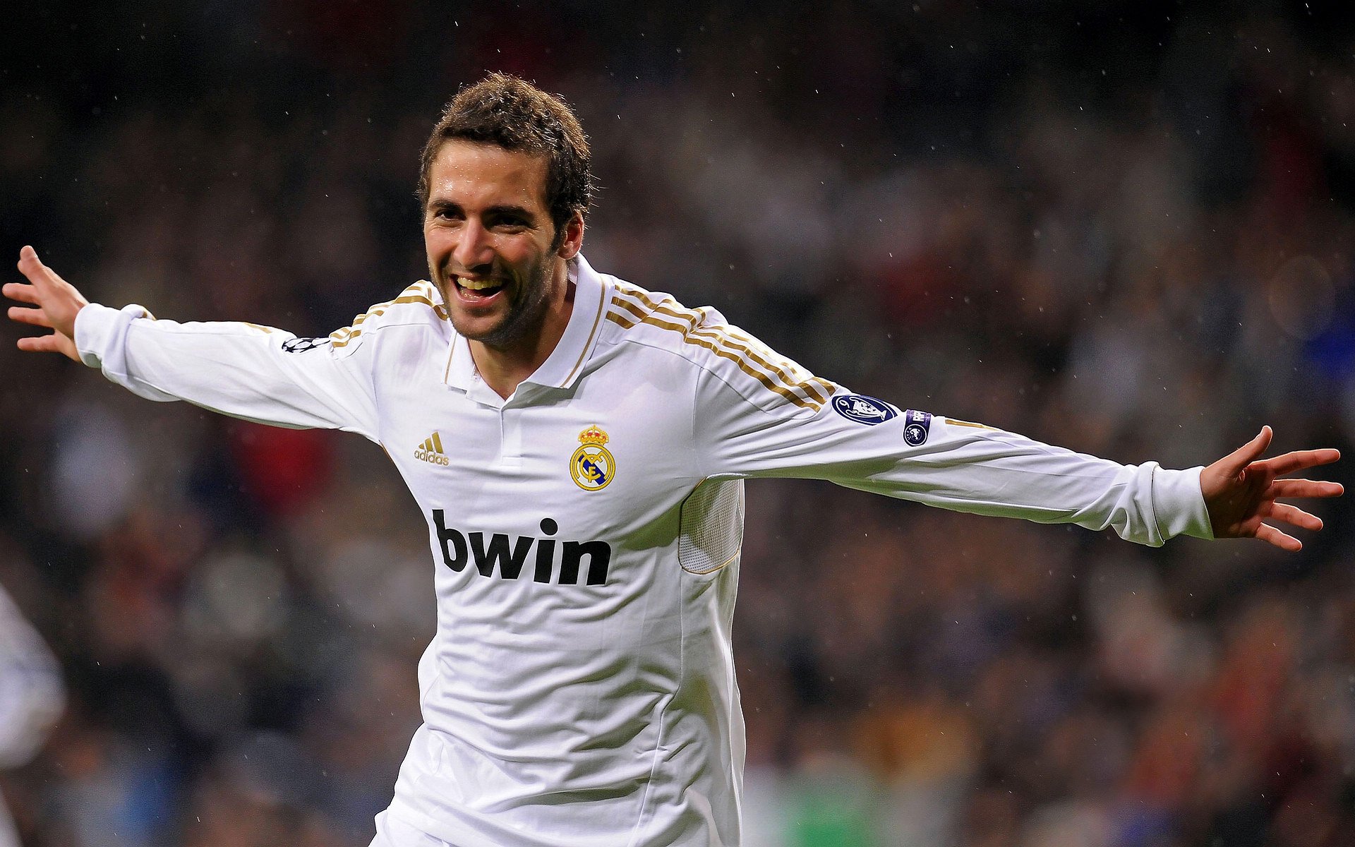 开云官方-霍特·巴雷特：进攻中球场视野和精准传球令全黑队如虎添翼，霍雷巴格顿